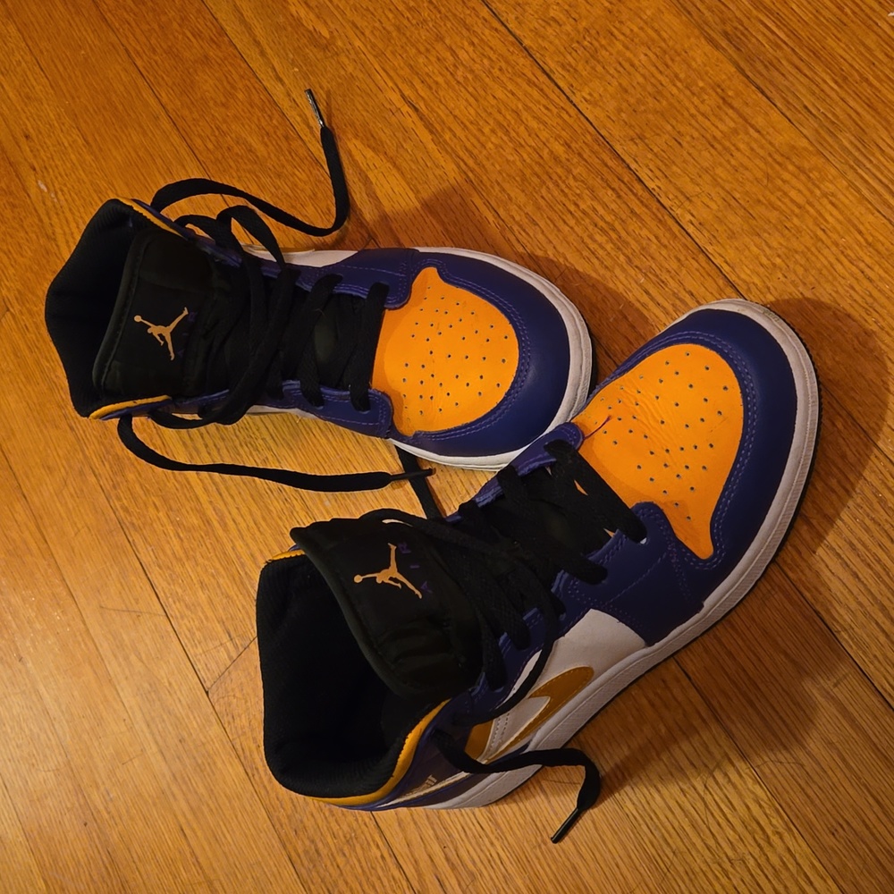 Nike Air Jordan 1 Boys Size 5.5